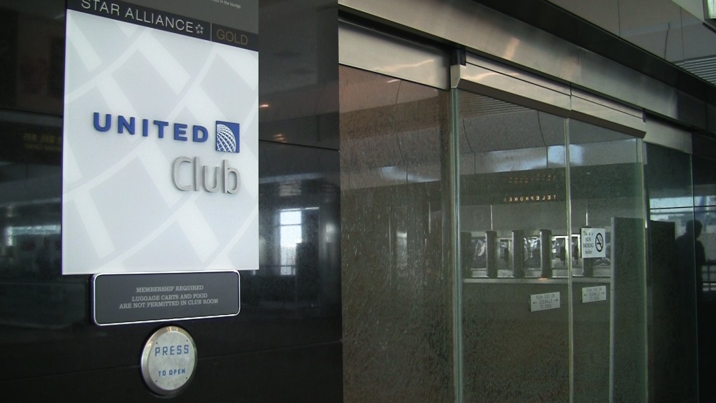 United Club Denver Entrance