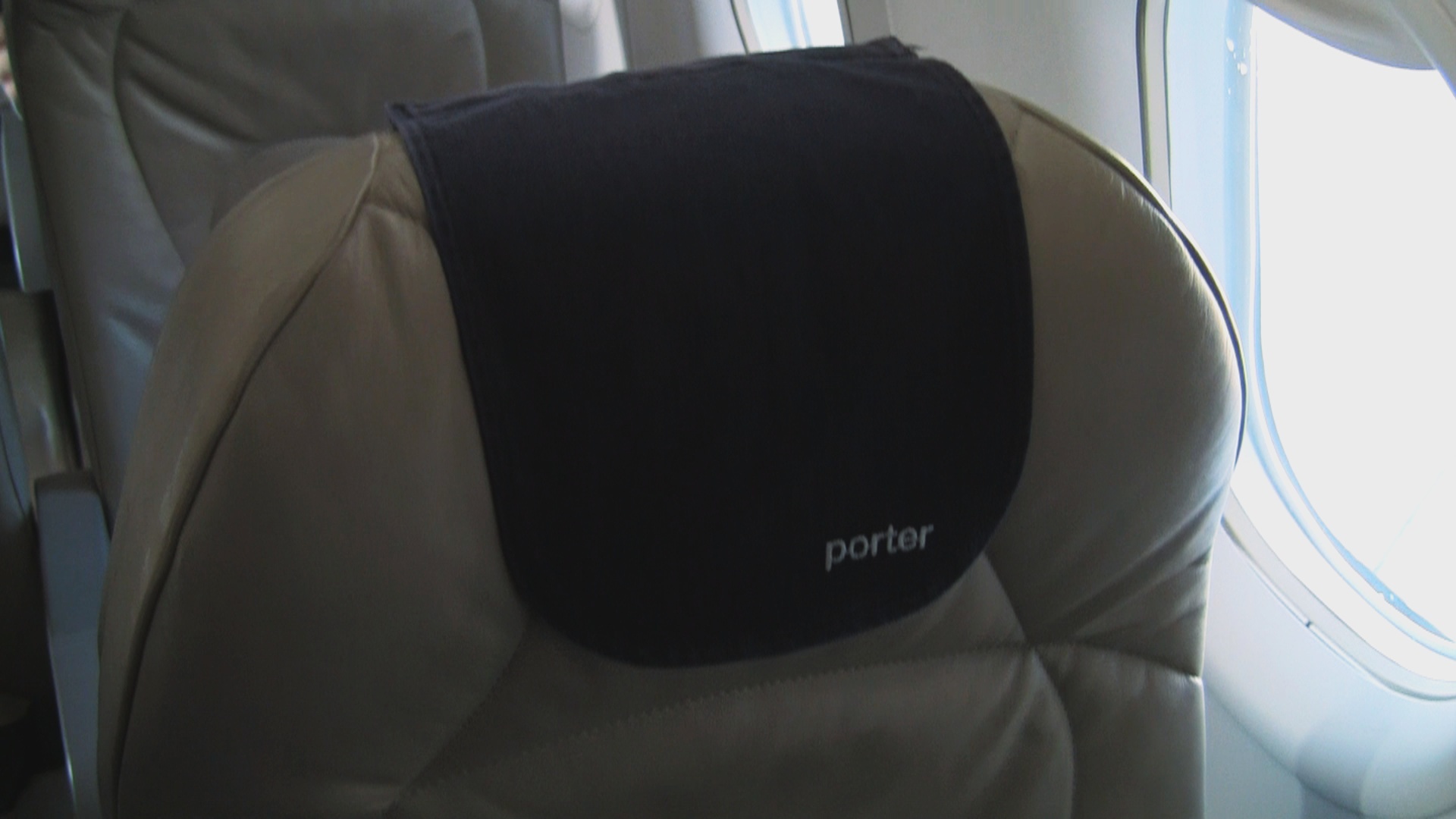Porter Q400 Seat