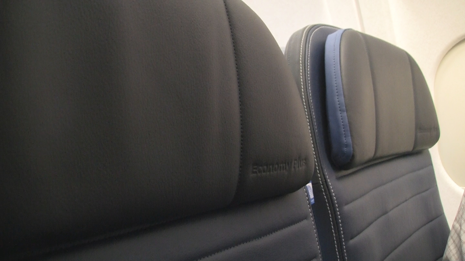 Slimline seats aboard United A319
