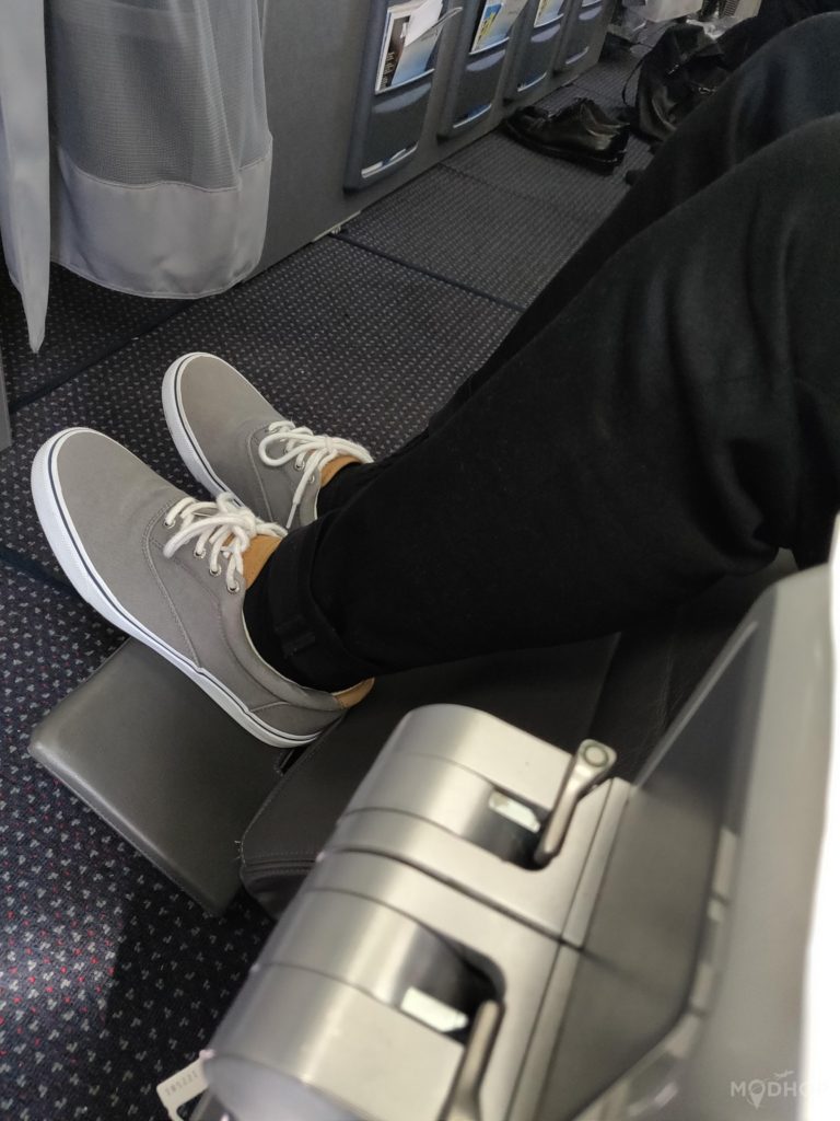 Travel Like a Mid-Level BOSS in American Airlines Premium Economy ...