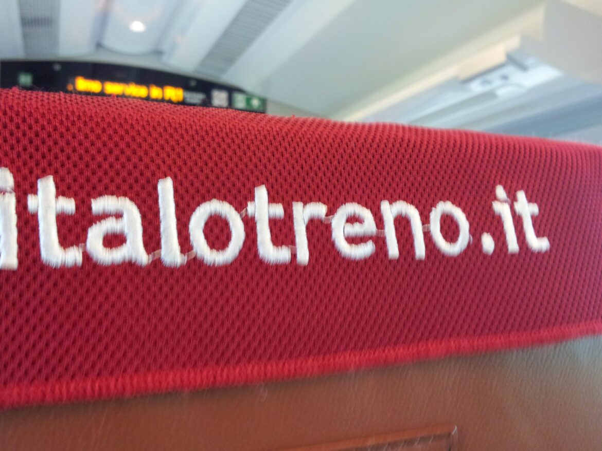 italo trains headrest cover