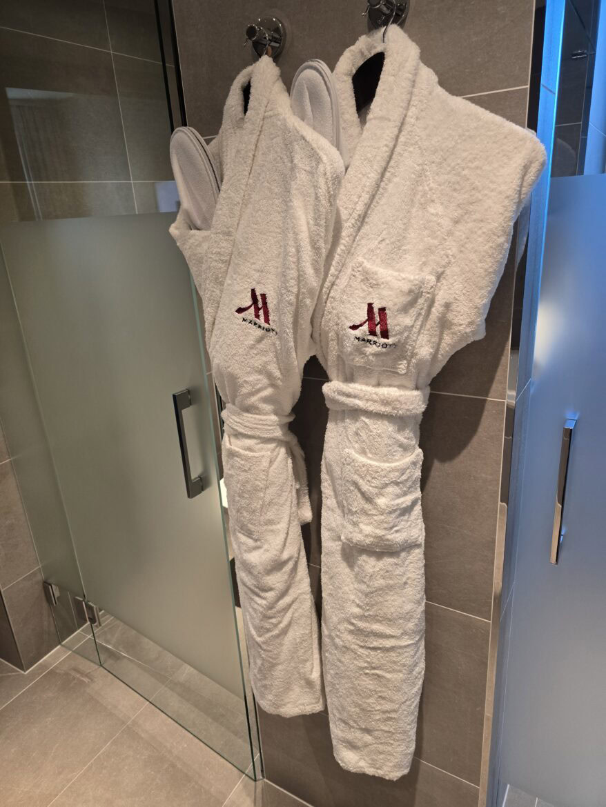 affordable luxury travel hacks