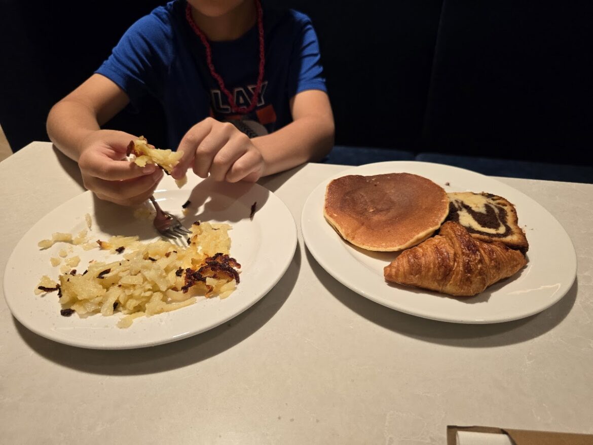 luxury hotel breakfast cost