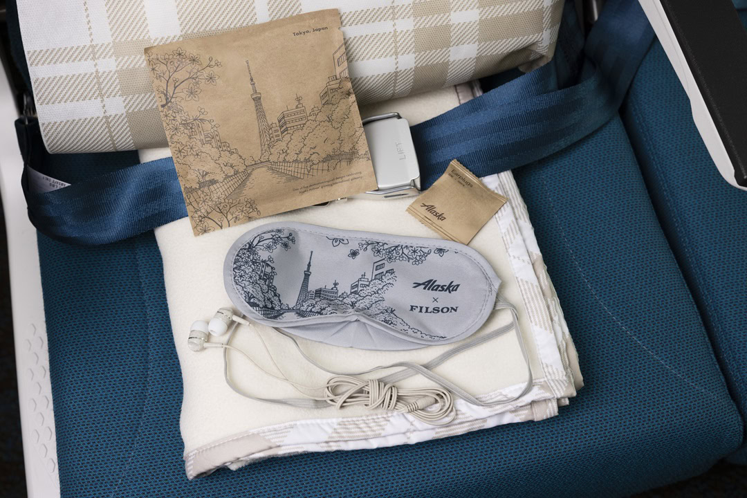 Alaska Airlines 787 Dreamliner Business Class