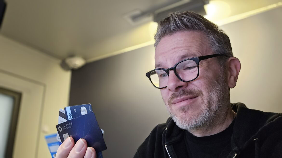 airline baggage fees 2026 edition - Jake tries to figure out what card to use for bag fees