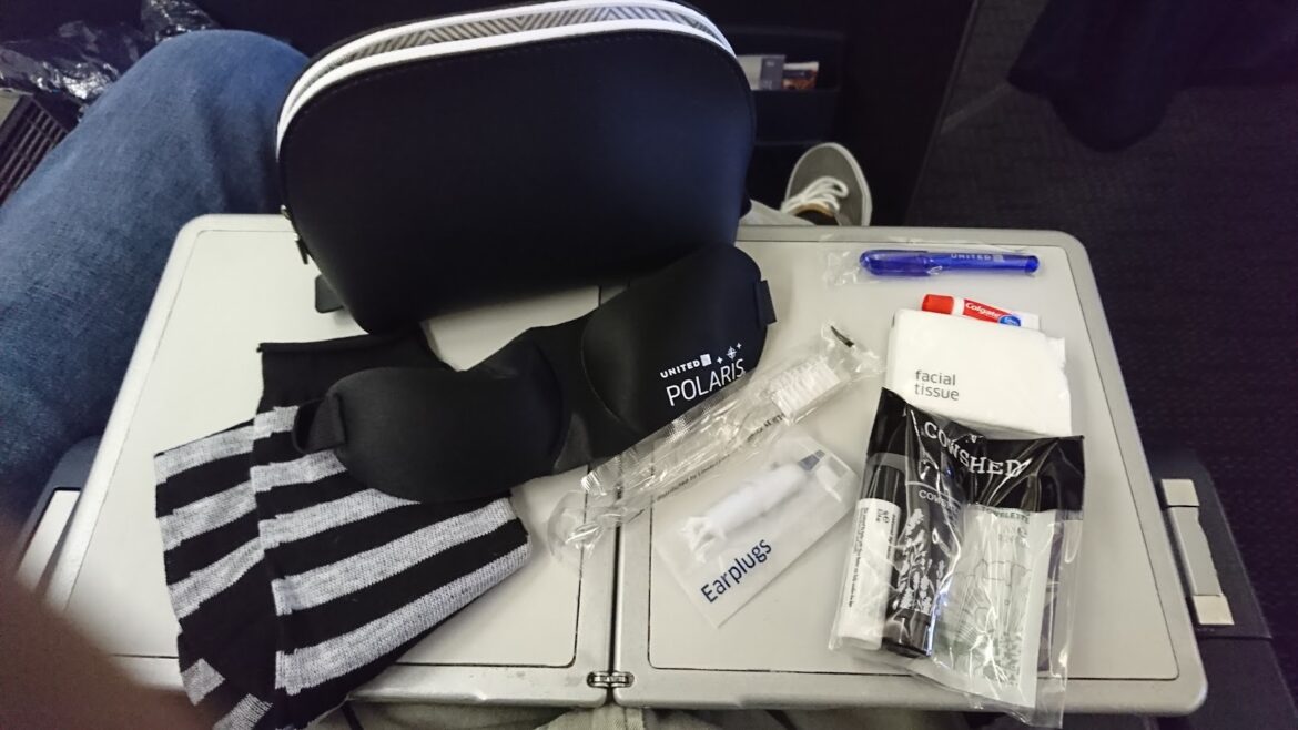 United Basic Business Class amenity kit