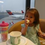 There's no play area but my kid still approves of the remodeled Delta Sky Club at EWR. (BYO Sippy-cup) Kid modhp samples breakfast at EWR Sky Club.